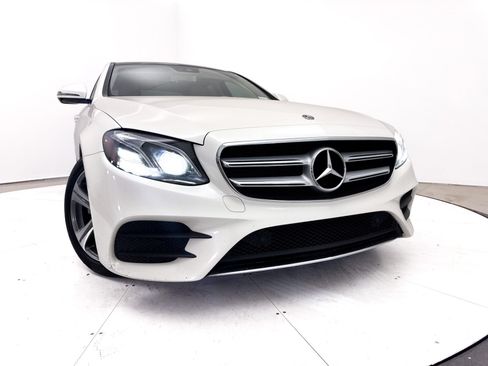 Used 2019 Mercedes-Benz E 300 image 8