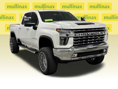 Used 2022 Chevrolet Silverado 2500 LTZ image 2