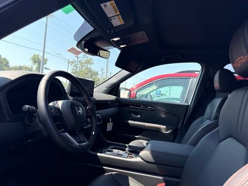Certified 2026 Honda Pilot TrailSport image 10