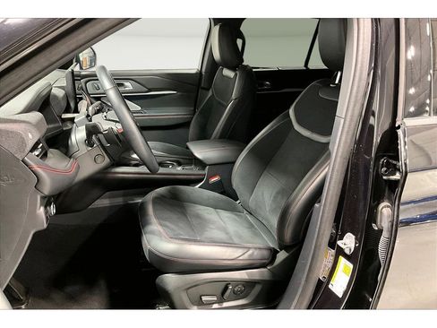 Used 2025 Ford Explorer ST image 26