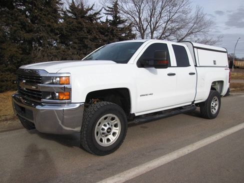 Used 2018 Chevrolet Silverado 2500 W/T w/ WT Fleet Convenience Package AWD/4WD image 2