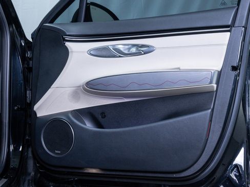 Used 2022 Genesis GV70 2.5T Advanced w/ Advanced Package image 10