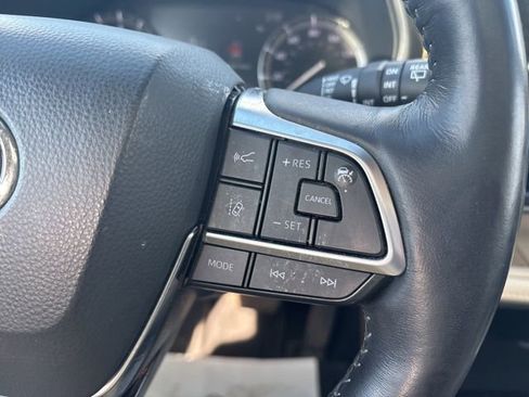 Used 2020 Toyota Highlander Limited image 29