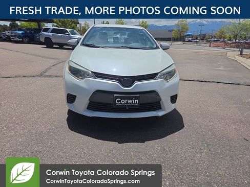 Used 2015 Toyota Corolla LE FWD image 2
