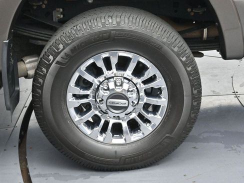 Used 2020 Ford F350 Lariat w/ Lariat Ultimate Package AWD/4WD image 42
