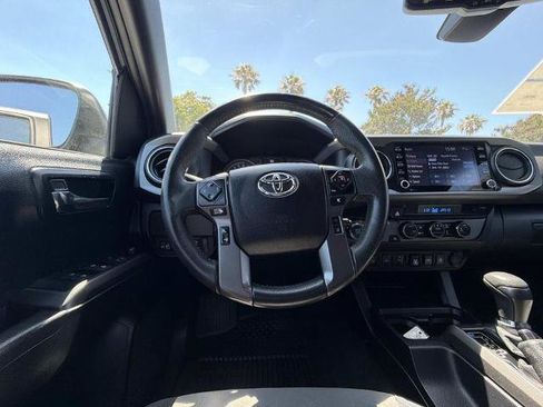 Used 2022 Toyota Tacoma TRD Off-Road w/ Technology Package RWD image 18