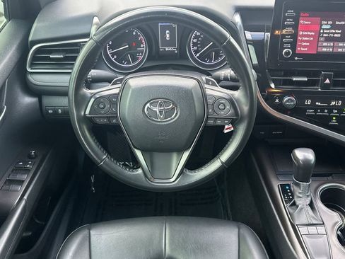 Used 2022 Toyota Camry SE image 13