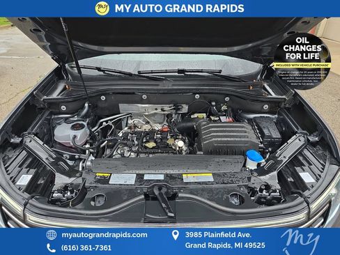 Used 2025 Volkswagen Atlas SE AWD/4WD image 23