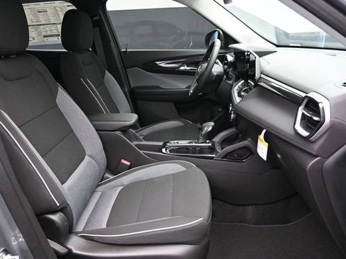New 2026 Chevrolet TrailBlazer LT w/ Convenience Package FWD image 28