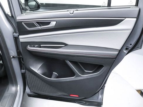 Used 2025 Volkswagen Atlas Peak Edition SE image 27