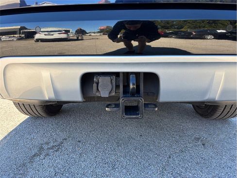 Used 2019 Land Rover Discovery HSE image 16