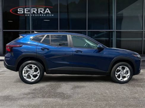 Used 2024 Chevrolet Trax LS w/ LS Convenience Package FWD image 6