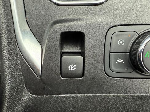 Used 2023 Chevrolet Traverse Premier w/ Redline Edition image 29