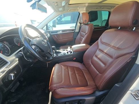 Used 2015 Volkswagen Touareg VR6 AWD/4WD image 11