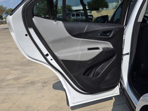 Certified 2024 Chevrolet Equinox LS w/ LS Convenience Package FWD image 21