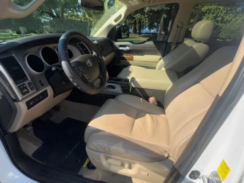 Used 2010 Toyota Tundra Limited image 11