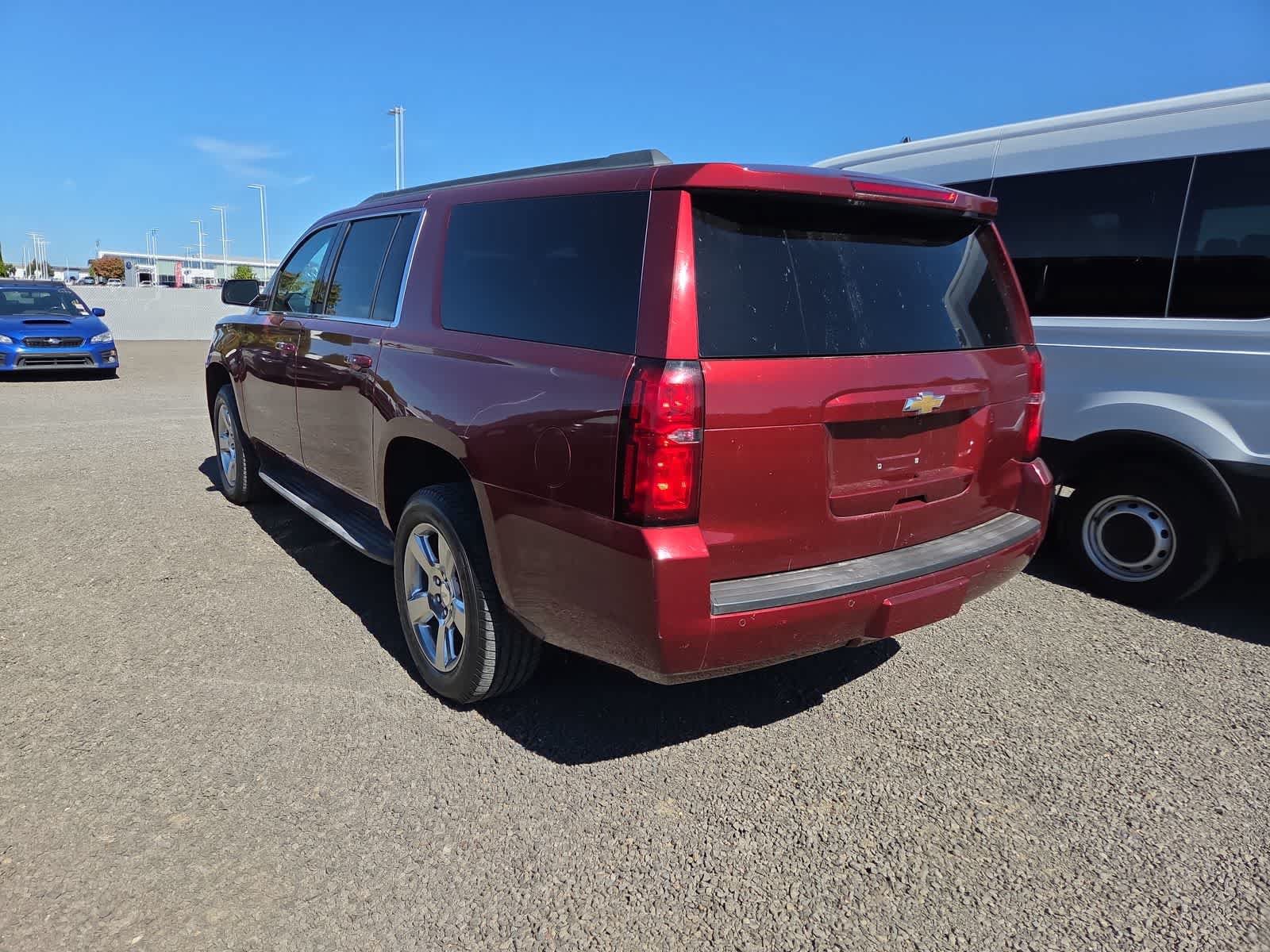 Used 2017 Chevrolet Suburban LT w/ Luxury Package RWD image 3