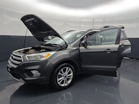 Used 2017 Ford Escape SE w/ SE Leather Comfort Package AWD/4WD image 34