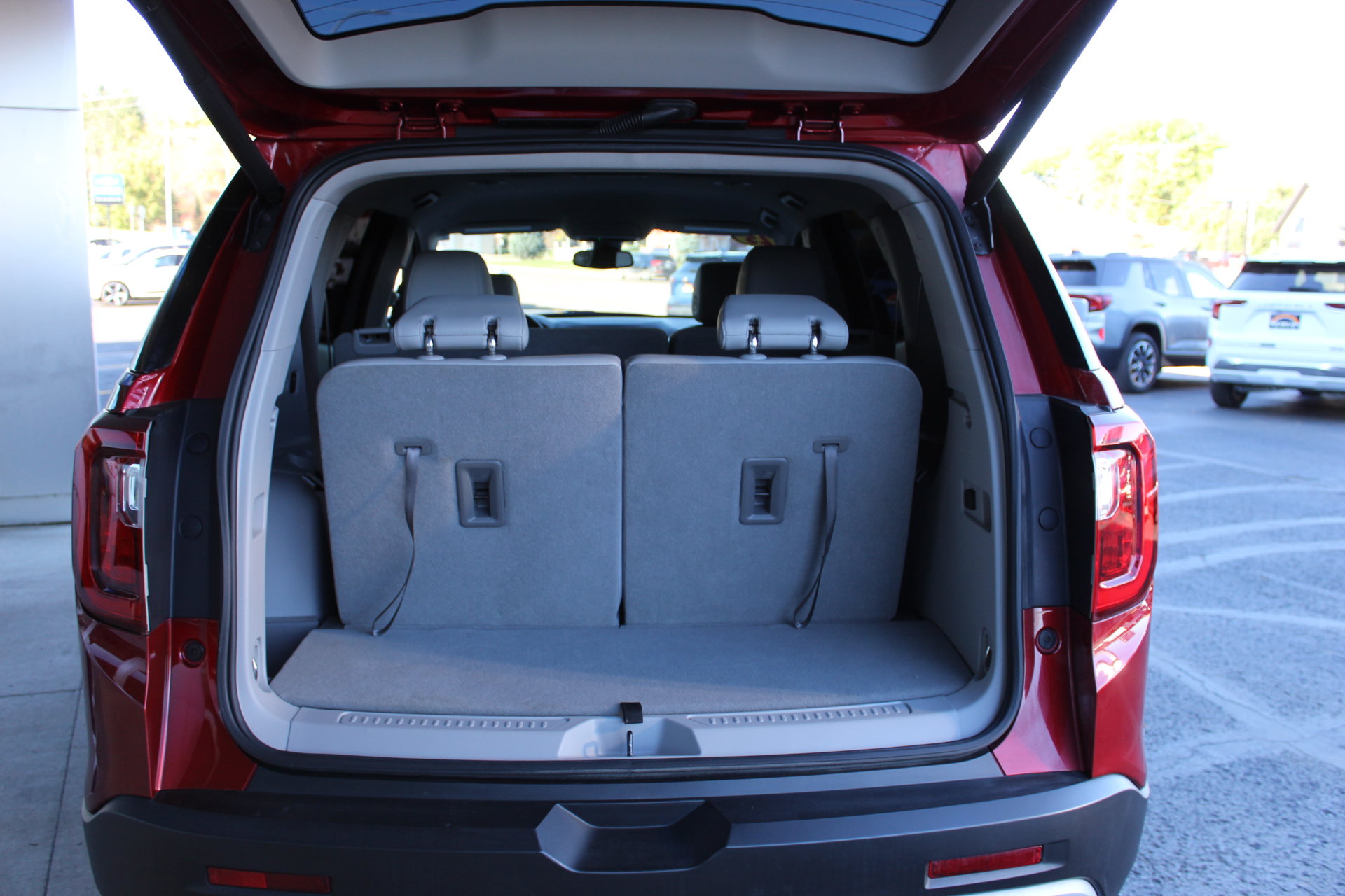 Certified 2023 GMC Acadia SLT AWD/4WD image 7