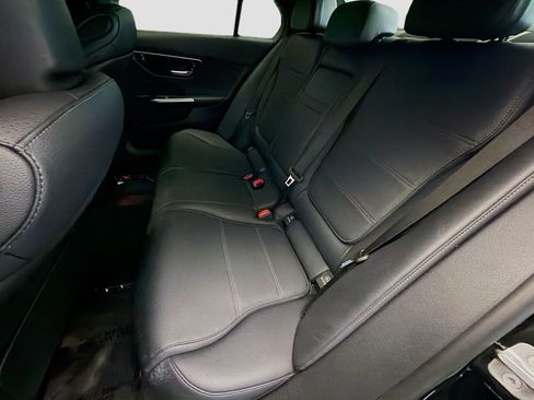 Used 2024 Mercedes-Benz C 300 4MATIC Sedan image 13