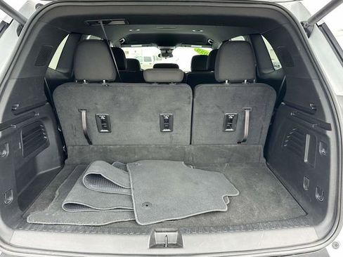 Used 2025 GMC Acadia Elevation image 21