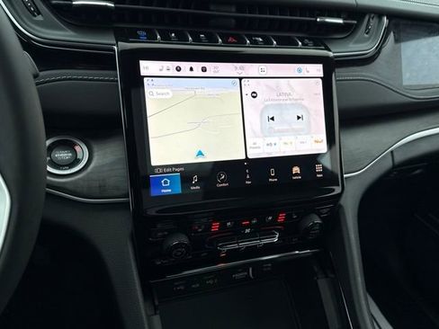 Used 2022 Jeep Grand Cherokee Limited 4xe w/ Luxury Tech Group II image 19