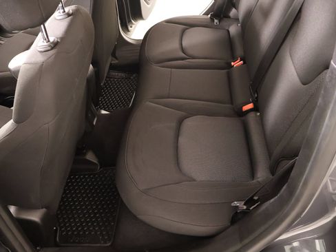 Used 2023 Jeep Renegade Latitude AWD/4WD image 12