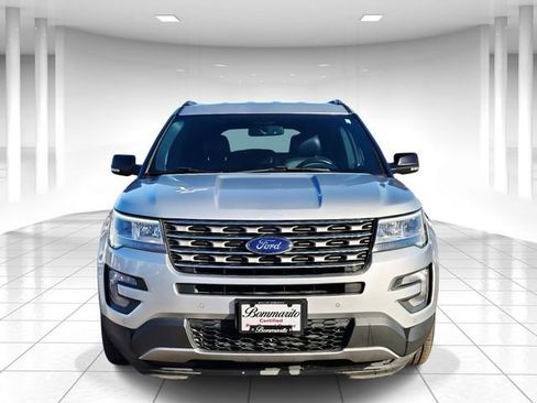 Used 2017 Ford Explorer XLT w/ Equipment Group 202A image 5
