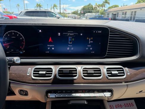 Used 2025 Mercedes-Benz GLE 350 4MATIC image 23