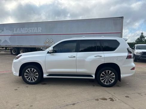 Used 2023 Lexus GX 460 Luxury w/ Accessory Package AWD/4WD image 8