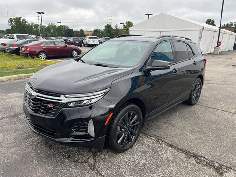 Used 2023 Chevrolet Equinox RS w/ RS Leather Package AWD/4WD image 3