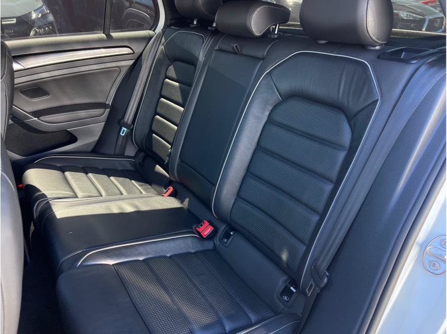 Used 2018 Volkswagen Golf 4-Door AWD/4WD image 9