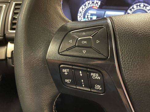 Used 2019 Ford Explorer Platinum image 15