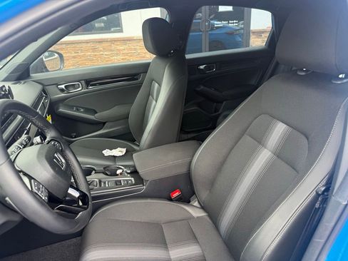 Used 2025 Honda Civic Sport image 3