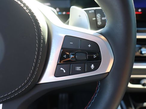 Used 2025 BMW X7 M60i w/ Executive Package image 23