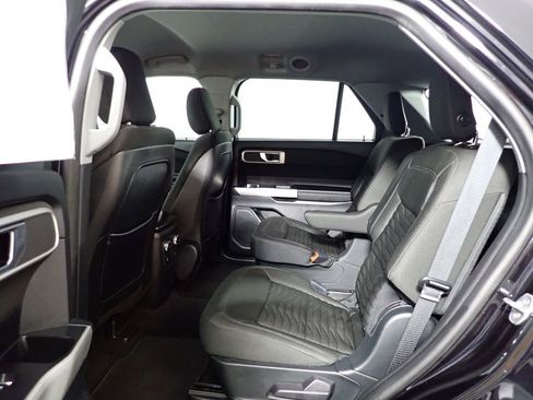 Used 2020 Ford Explorer XLT w/ Comfort Package image 23