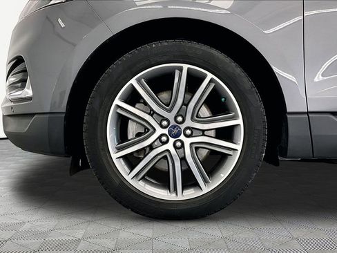 Certified 2022 Ford Edge Titanium w/ Equipment Group 301A AWD/4WD image 9