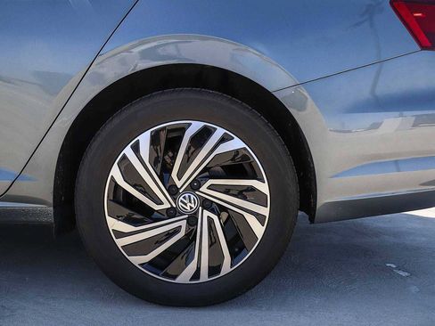 Used 2021 Volkswagen Jetta SEL Premium image 10