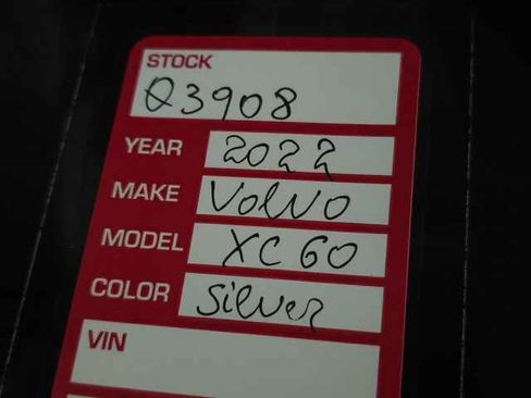 Used 2022 Volvo XC60 B5 R-Design w/ Advanced Package image 40