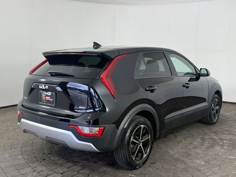 Used 2025 Kia Niro LX FWD image 9