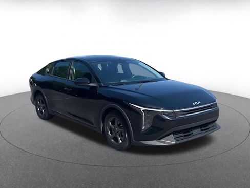 Used 2025 Kia K4 FWD image 3