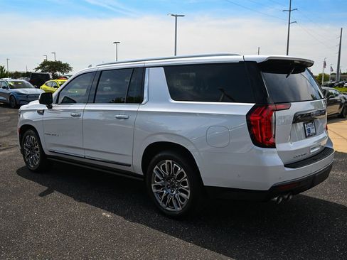 Used 2023 GMC Yukon XL Denali Ultimate AWD/4WD image 7
