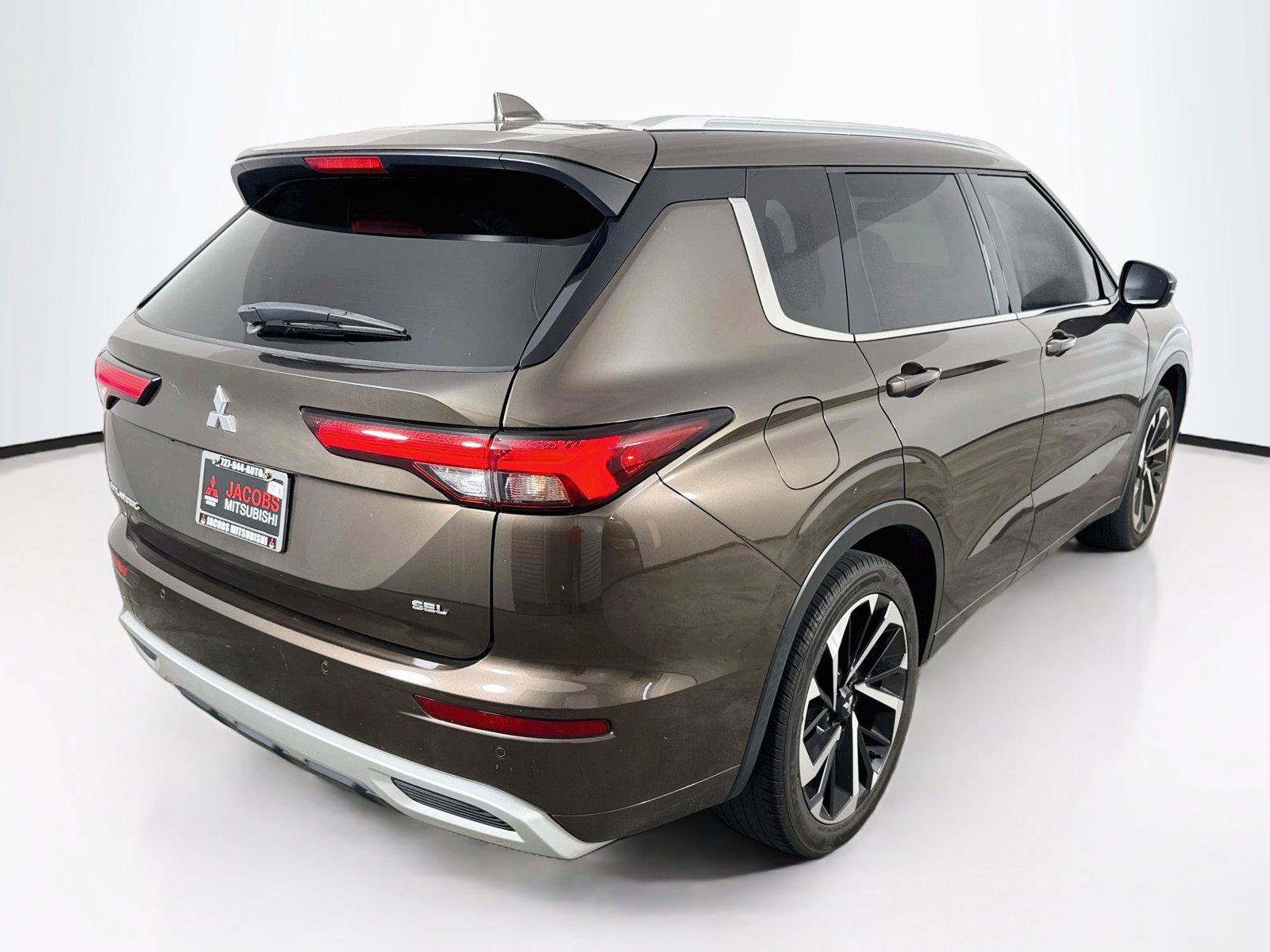 Used 2024 Mitsubishi Outlander SEL FWD image 5