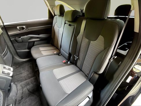 Used 2023 Kia Sorento LX FWD image 21