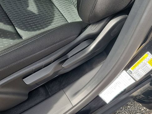Used 2026 Chevrolet Equinox LT FWD image 16