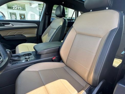 Used 2021 Volkswagen Atlas Cross Sport SE w/ Panoramic Sunroof Package AWD/4WD image 12