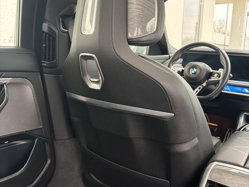 Certified 2024 BMW 760i xDrive 760i xDrive w/ Executive Package image 24