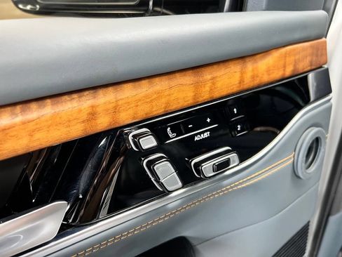 Used 2024 Jeep Grand Wagoneer Series III AWD/4WD image 26