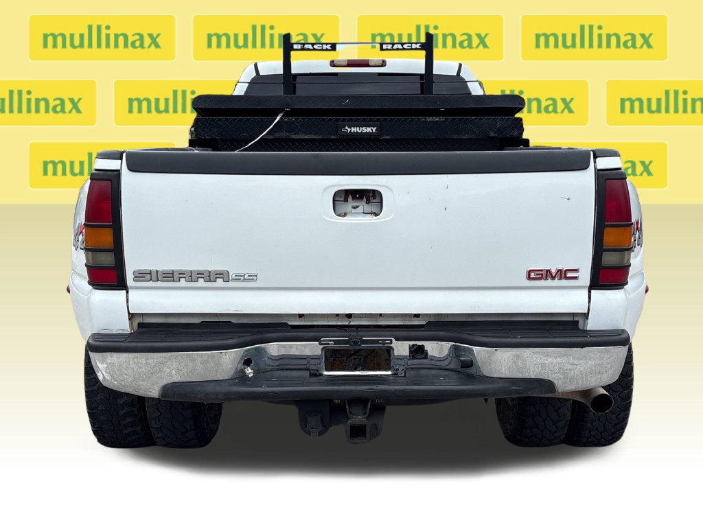 Used 2004 GMC Sierra 3500 SLT w/ Skid Plate Package AWD/4WD image 11