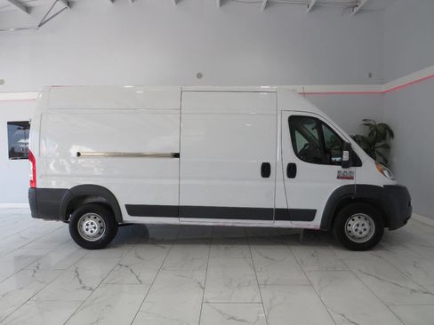 Used 2016 RAM ProMaster 2500 w/ Premium Appearance Group image 4